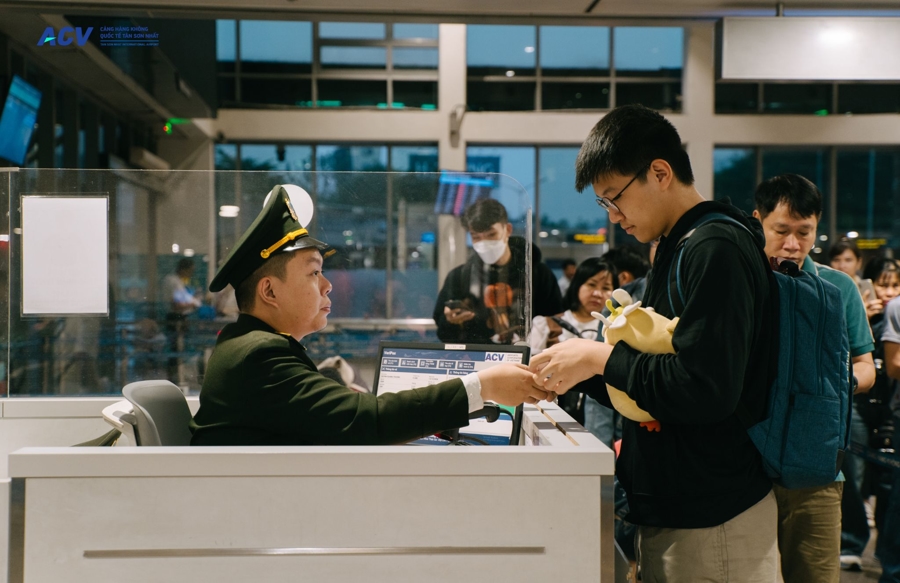 check your visa on airports